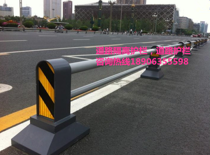 道路護(hù)欄，道路隔離柱，隔離墩